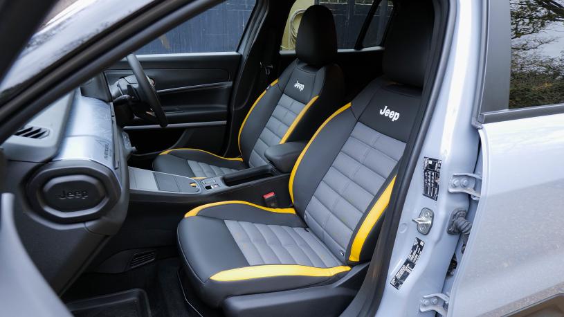 3909848 115kW e-Longitude 54kWh 5dr Auto