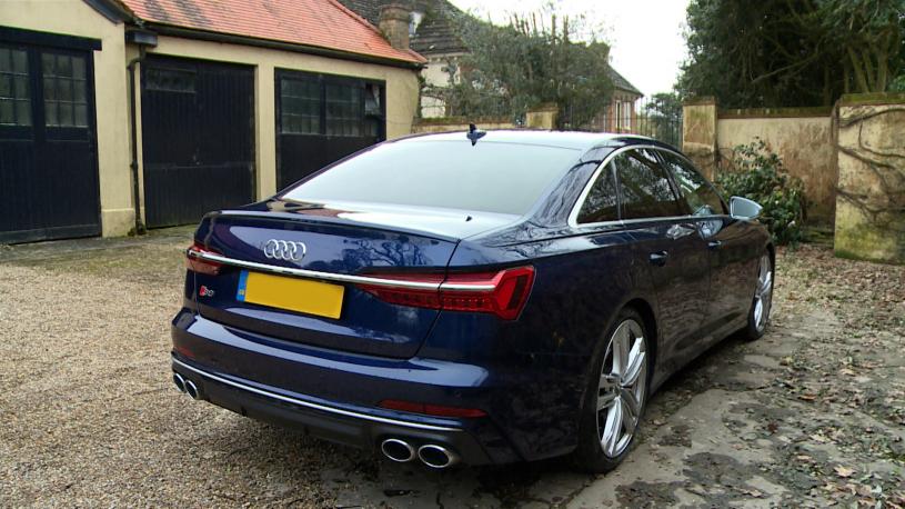 3902442 370kW S6 100kWh Launch Edition 5dr Auto