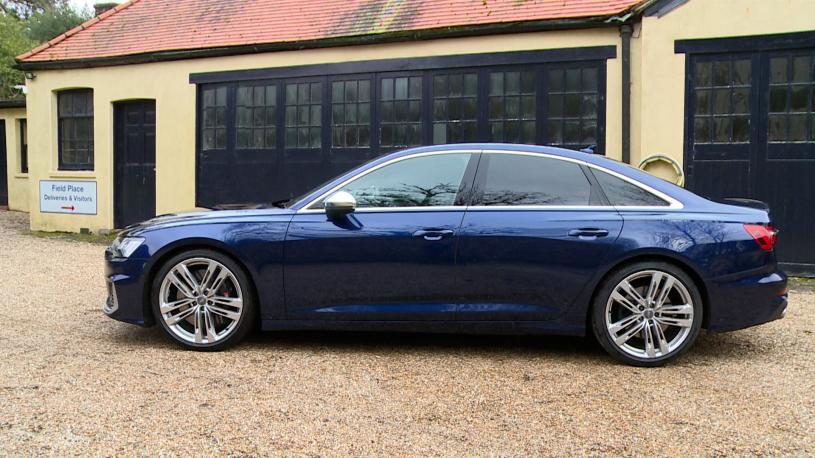 3902442 370kW S6 100kWh Launch Edition 5dr Auto