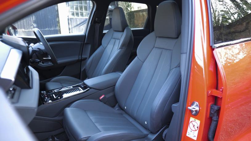 3903571 225kW Performance 100kWh S Line 5dr Auto [S+V]