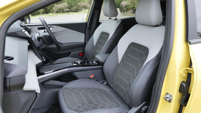 3942637 123kW Premium 43kWh 5dr Auto [Adv Driver Assist]