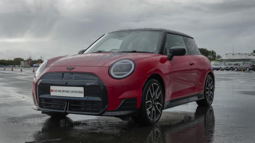3914074 190kW John Cooper Works [Level 3] 54kWh 3dr Auto