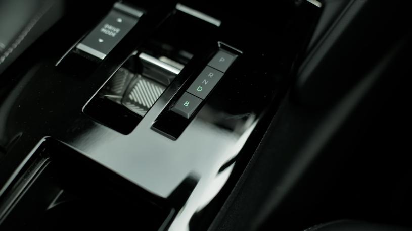 3946628 100kW Plus Standard Range 50kWh 4dr Auto