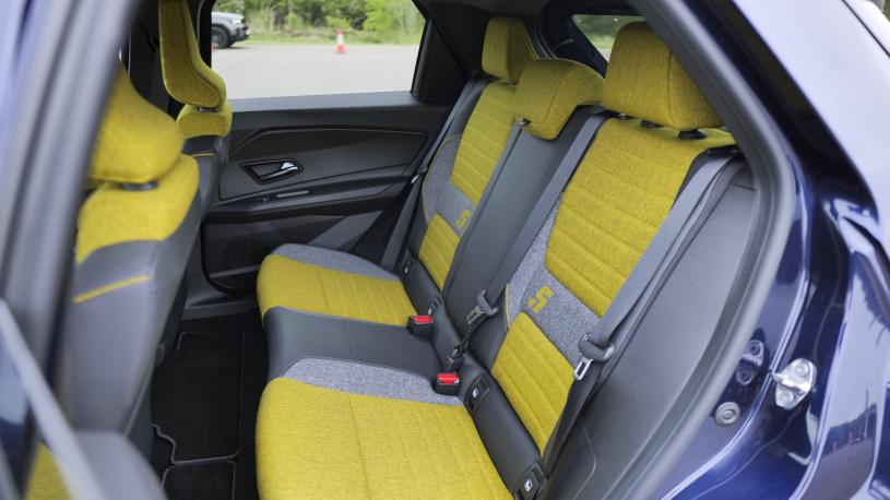 3946999 110kW Roland Garros Comfort Range 52kWh 5dr Auto