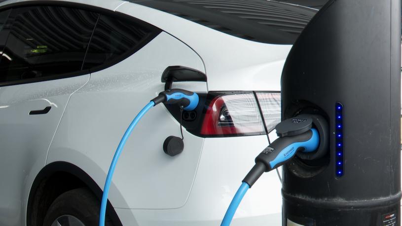 3938154 Long Range RWD 5dr Auto