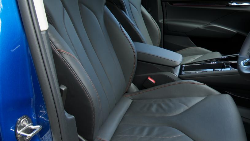 3942706 150kW 60 SE L 63kWh 5dr Auto [Lounge]