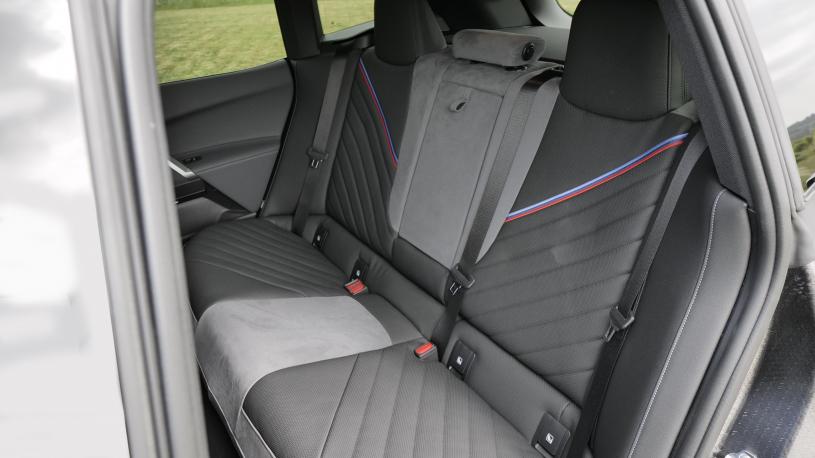 3942591 150kW eDrive20 Shadow Ed 65kWh 5dr Auto [Tech+]