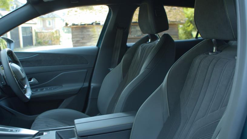 3940944 1.6 Plug-in Hybrid 225 GT 5dr e-DSC7