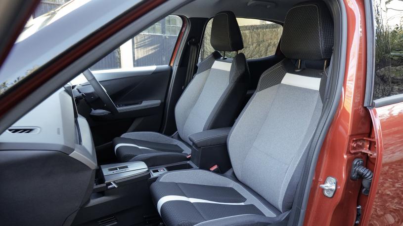 3955102 83kW Design 44kWh 5dr Auto [Styling Pack]