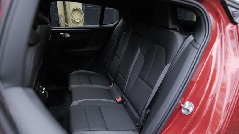 3947194 185kW Ext Range Plus Pro Black Ed 82kWh 5dr Auto