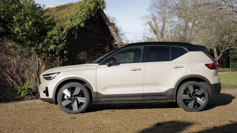 3947199 185kW Ext Range Plus Pro Black Ed 82kWh 5dr Auto