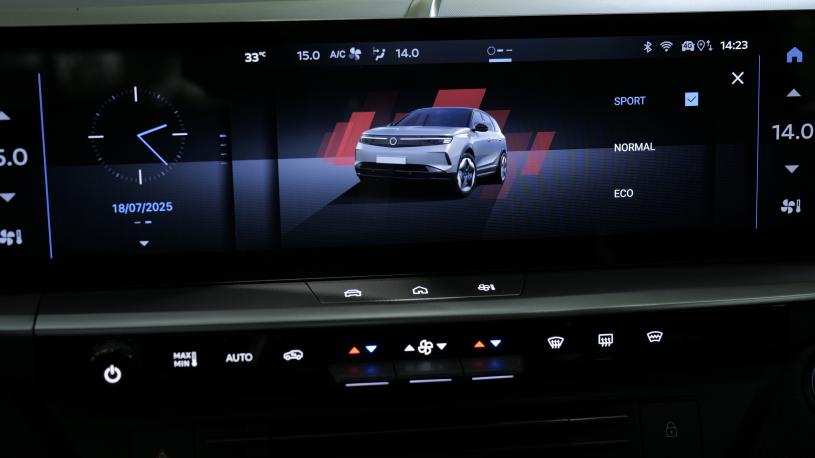 3959172 157kW Ultimate 73kWh 5dr Auto [Fixed Roof]