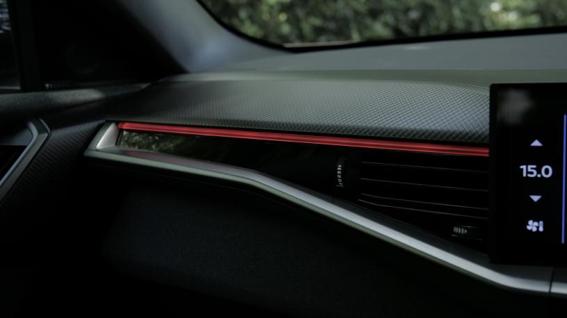 3959172 157kW Ultimate 73kWh 5dr Auto [Fixed Roof]