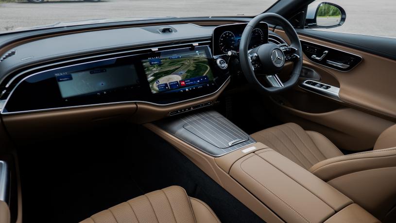 3954905 E300e Exclusive Premium Plus 5dr 9G-Tronic