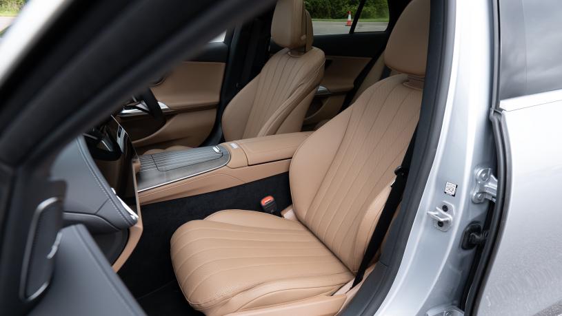 3954905 E300e Exclusive Premium Plus 5dr 9G-Tronic