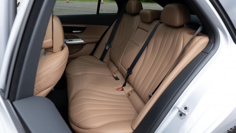 3954907 E300de Exclusive Premium Plus 5dr 9G-Tronic