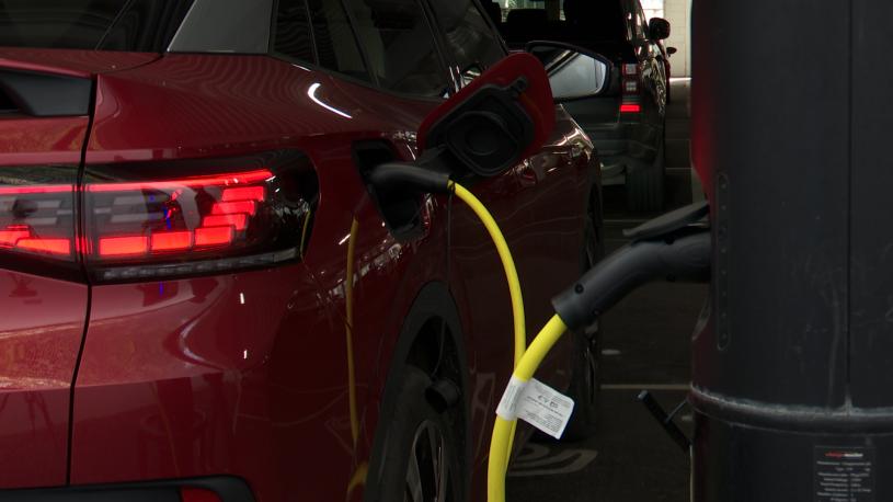 3959242 210kW 4MOTION Black Edition Pro 77kWh 5dr Auto