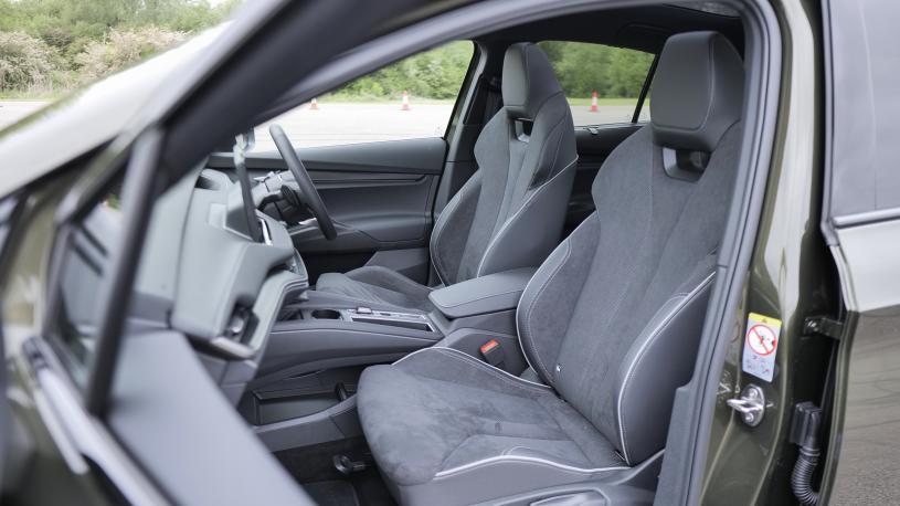 3959093 210kW 85 Sportline 82kWh 5dr Auto