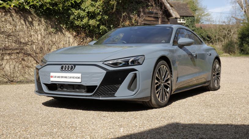 3958602 370kW 105kWh Quattro 4dr Auto