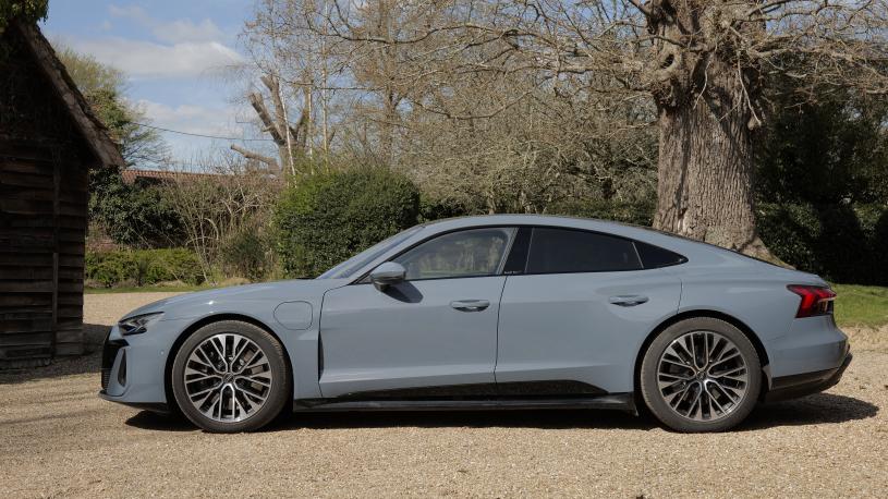 3958601 370kW 105kWh Quattro 4dr Auto [Tech Pack Pro]