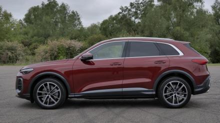 Audi Q5 2.0 TFSI e Quattro 299 S Line 5dr S Tronic [S+V]