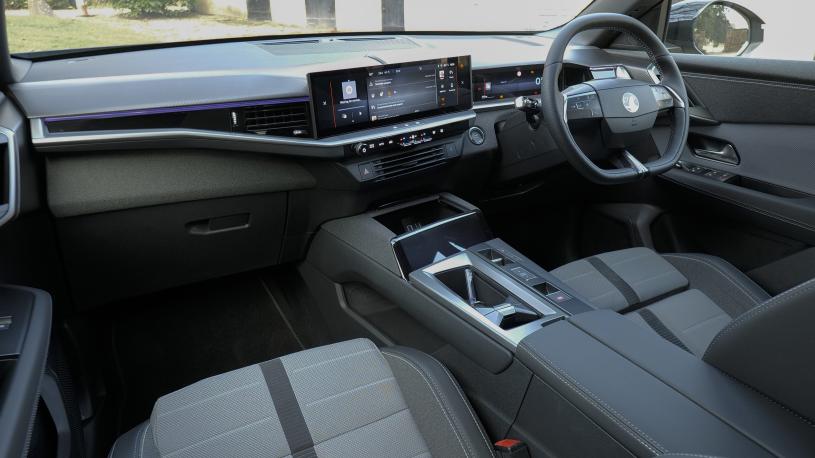 3976035 170kW Design 97kWh 5dr Auto