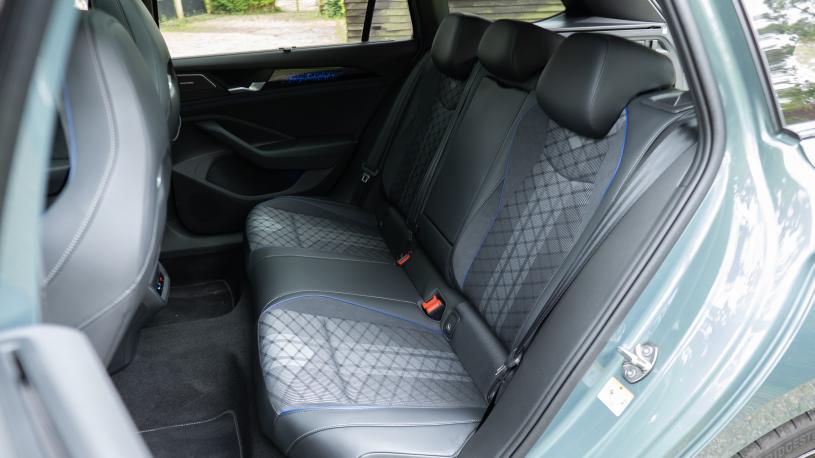 3976680 1.5 TSI eHybrid Black Edition 5dr DSG