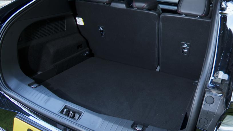 3978686 276kW Premium 88kWh AWD 5dr Auto [Tech+]