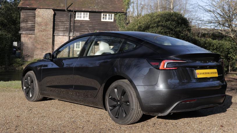 3980459 Long Range AWD 85kWh 4dr Auto