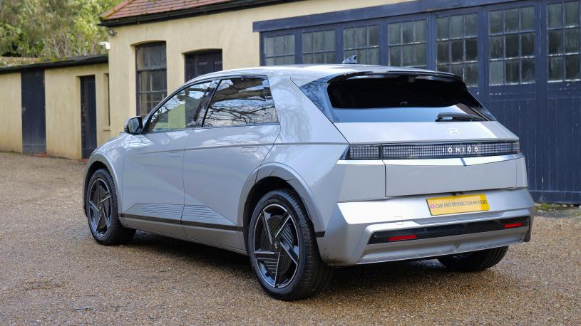 3989781 168kW Ultimate 84 kWh 5dr Auto [Tech/Zen Pack]