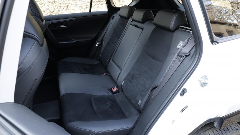 935136 2.5 VVT-i Hybrid Design 5dr CVT 2WD